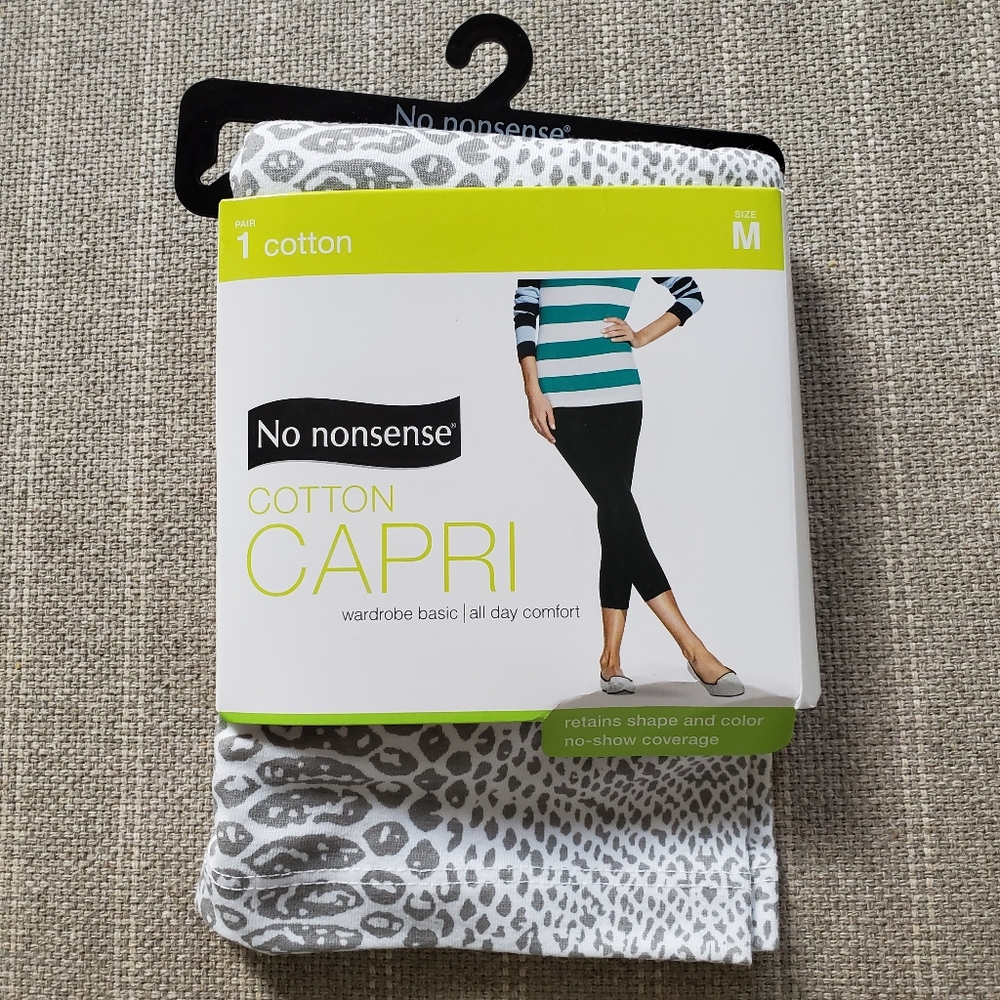 No Nonsense Gray Python Capri Leggings Medium